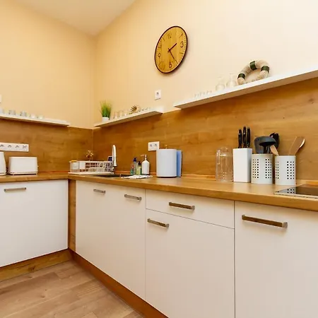 Window To The Fishermans Bastion W Ac By Nw Budapeşte